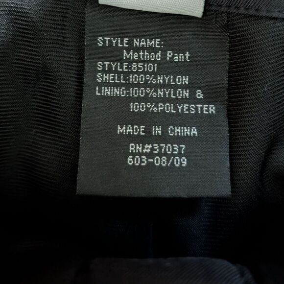 Obermeyer Method Ski Snow Pants Black Women's Size 12 Cargo Pockets - Picture 8 of 8